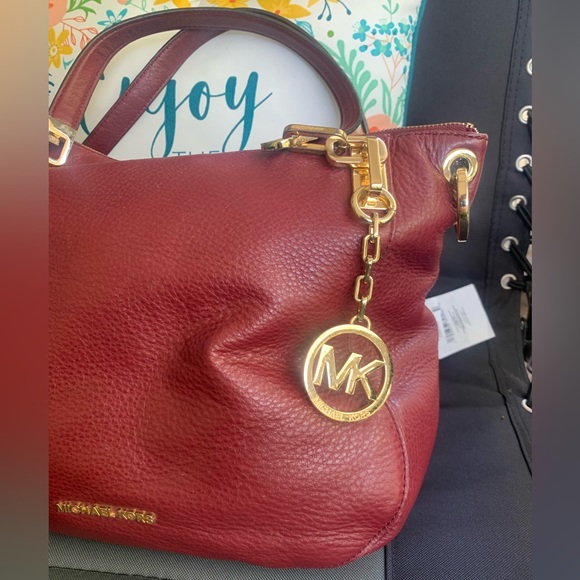 ✨MK✨MICHAEL KORS MERLOT LEATHER & GOLD ACCENT BAG - Picture 6 of 14